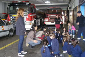 Jardín con los Bomberos Voluntarios de Vicente López Jardín con los Bomberos Voluntarios de Vicente López