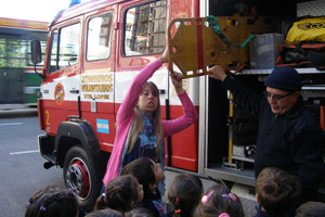 Jardín con los Bomberos Voluntarios de Vicente López Jardín con los Bomberos Voluntarios de Vicente López