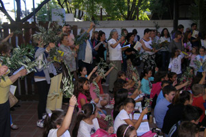 CELEBRACIÓN DE RAMOS CON LOS NIÑOS CELEBRACIÓN DE RAMOS CON LOS NIÑOS