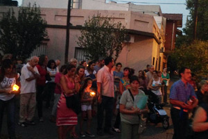 VIA CRUCIS POR EL BARRIO VIERNES SANTO VIA CRUCIS POR EL BARRIO VIERNES SANTO