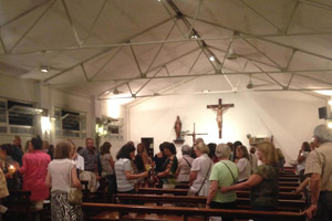VIA CRUCIS POR EL BARRIO VIERNES SANTO VIA CRUCIS POR EL BARRIO VIERNES SANTO