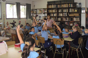 Trabajando en la biblioteca Trabajando en la biblioteca