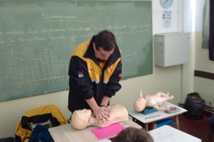 Charla de RCP para alumnos de 3º a 6º año de ES Charla de RCP para alumnos de 3º a 6º año de ES