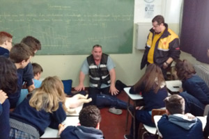 Charla de RCP para alumnos de 3º a 6º año de ES Charla de RCP para alumnos de 3º a 6º año de ES