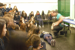 Charla de RCP para alumnos de 3º a 6º año de ES Charla de RCP para alumnos de 3º a 6º año de ES