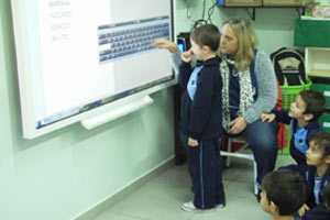 AULAS DIGITALES EN TODO EL COLEGIO AULAS DIGITALES EN TODO EL COLEGIO