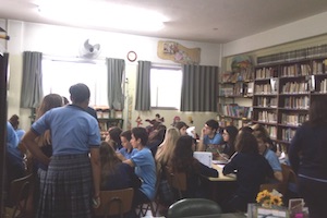 Bienvenidos a la Biblioteca Bienvenidos a la Biblioteca